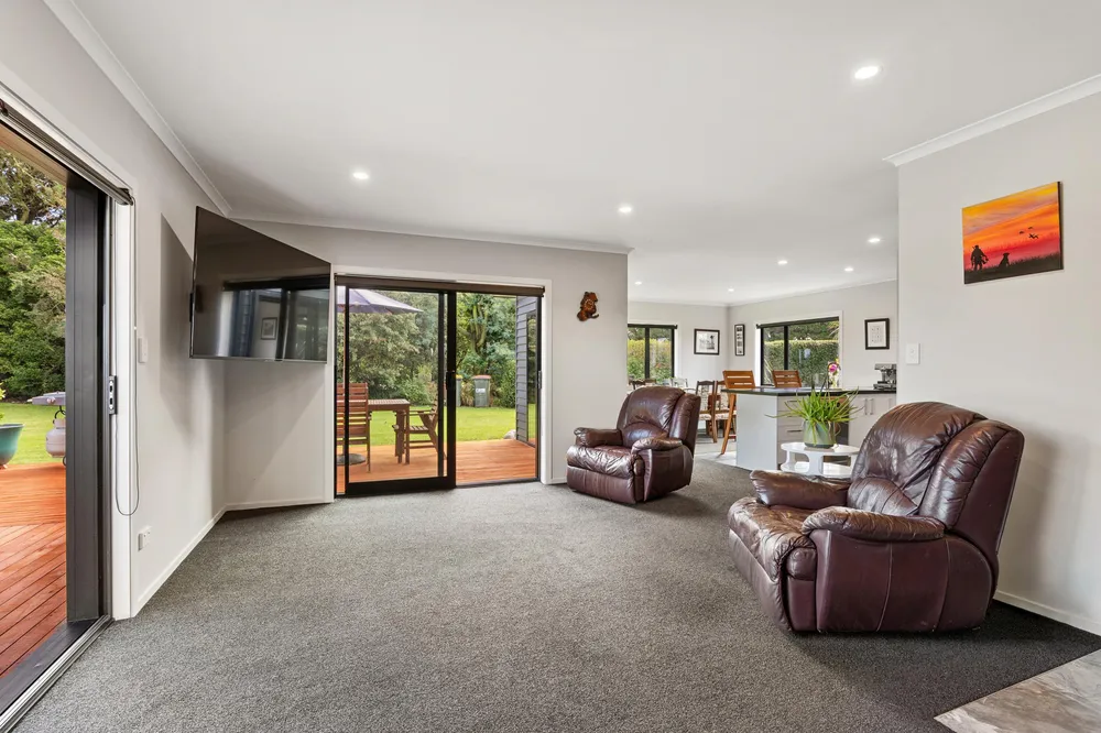 Photos of 2501 Bealey Road