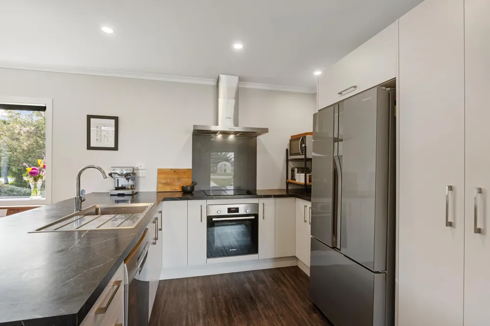Photos of 2501 Bealey Road
