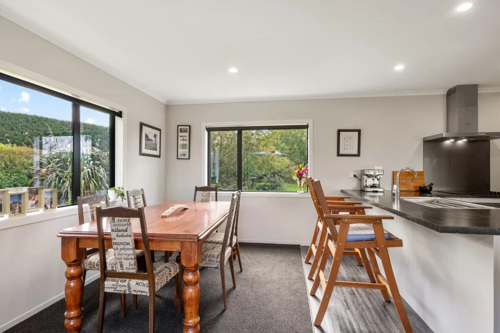Photos of 2501 Bealey Road