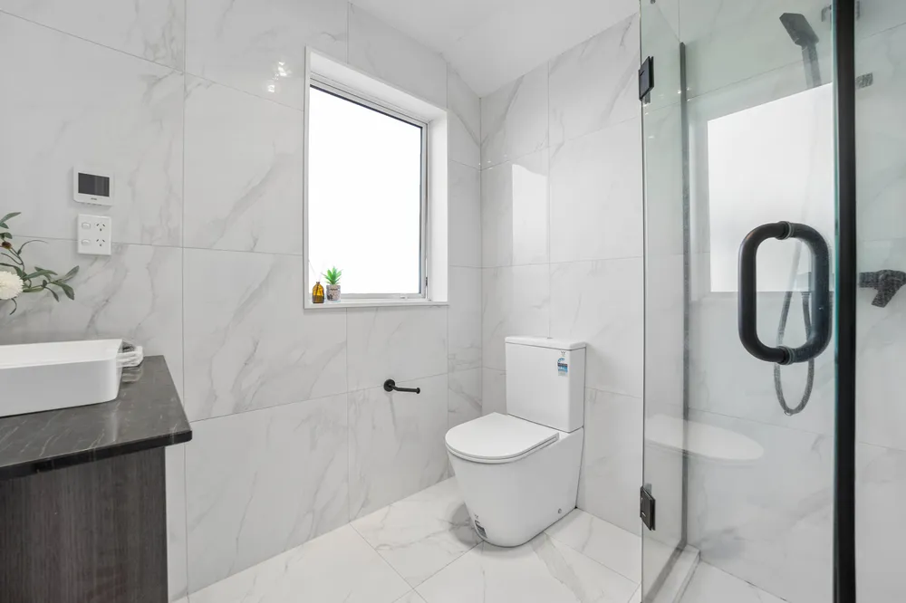 Photos of 42D Kinross Street