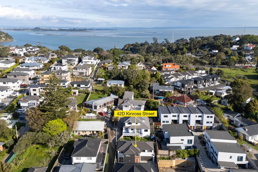 Photos of 42D Kinross Street