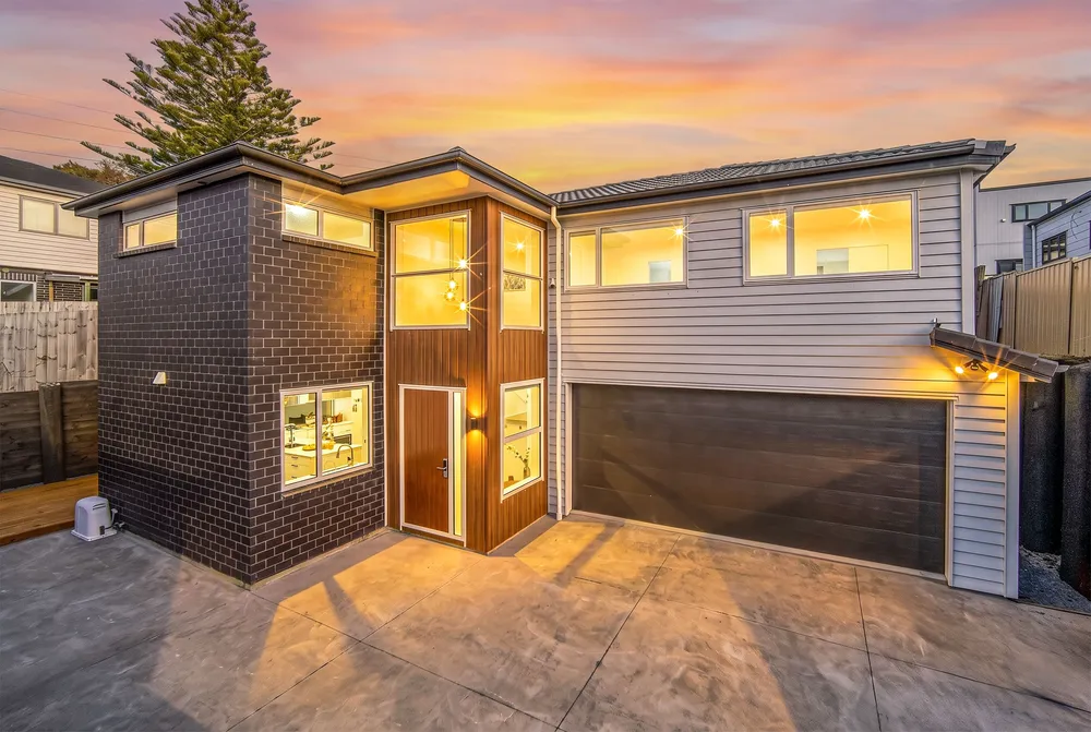 Photos of 42D Kinross Street