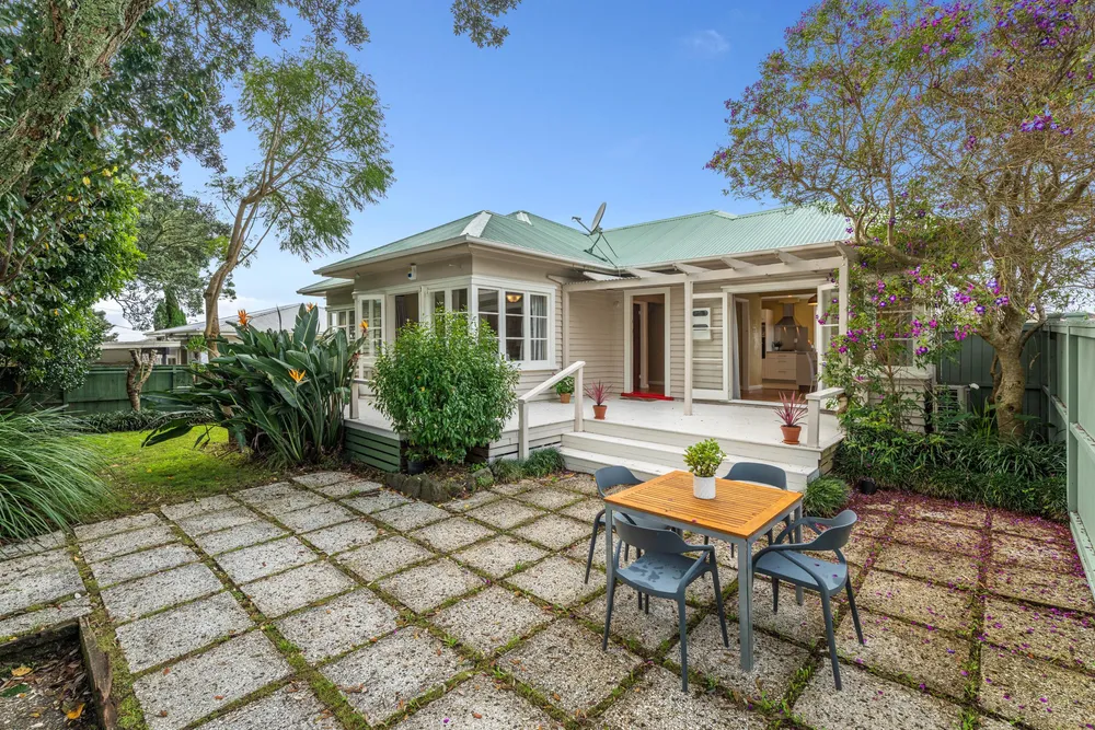 Photos of 11 Irirangi Road
