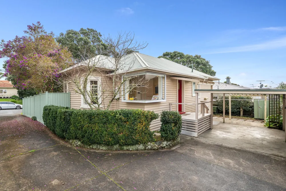 Photos of 11 Irirangi Road
