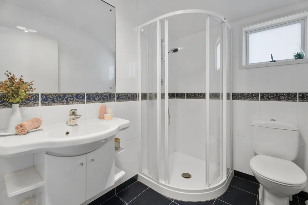 Photos of 116B Marsden Avenue