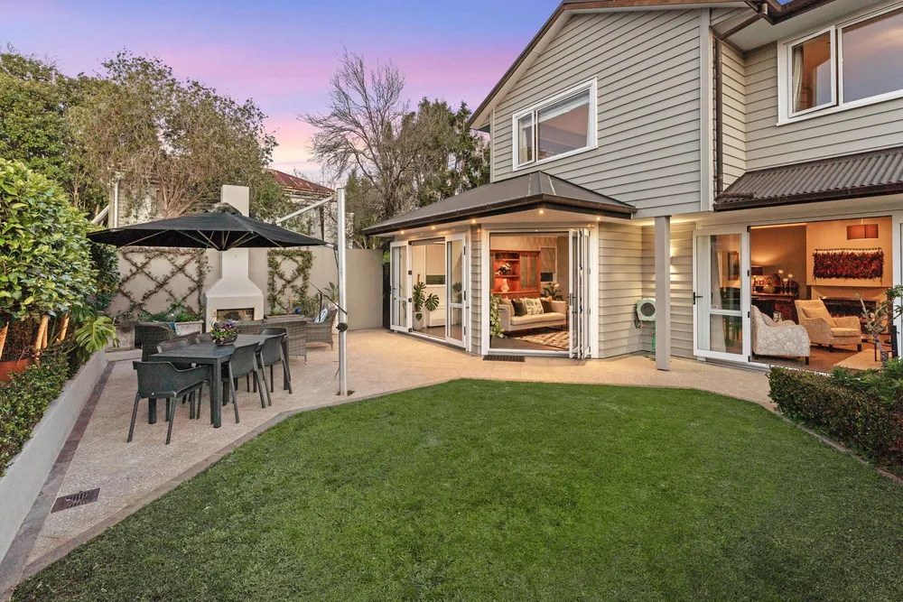Photos of 116B Marsden Avenue