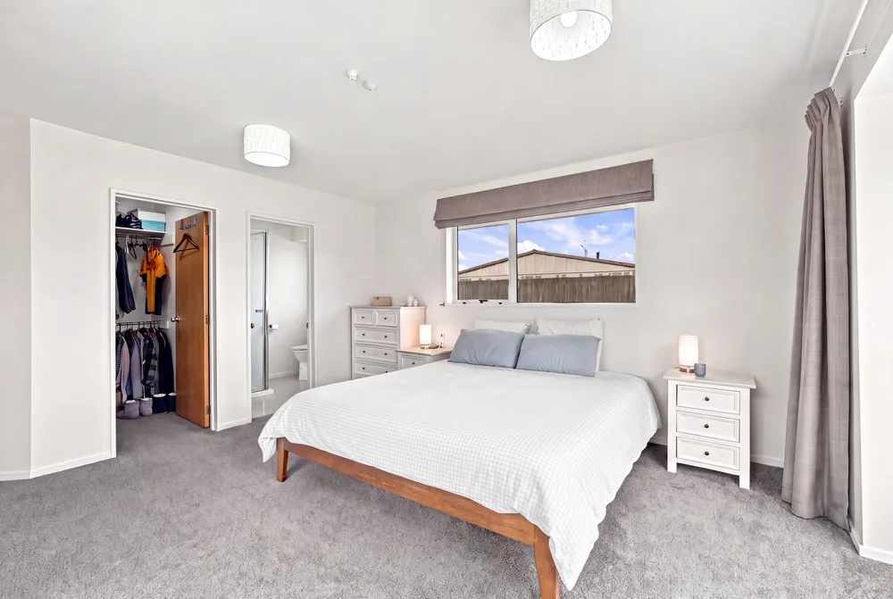 Photos of 45 Showgate Avenue