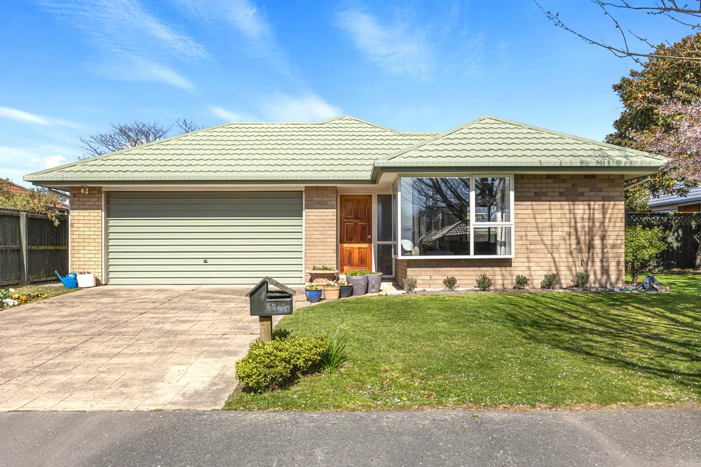 Photos of 45 Showgate Avenue