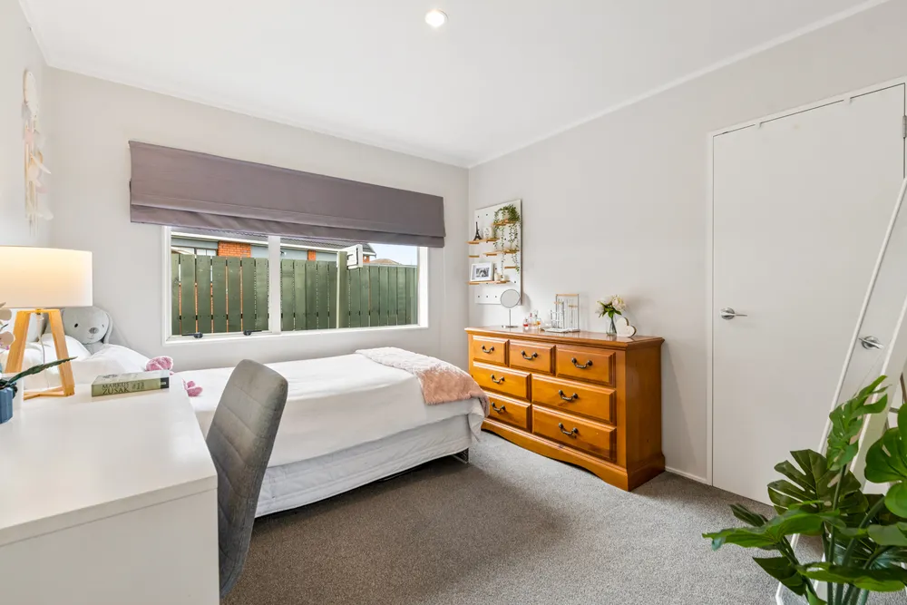 Photos of 22 Len Garlick Place