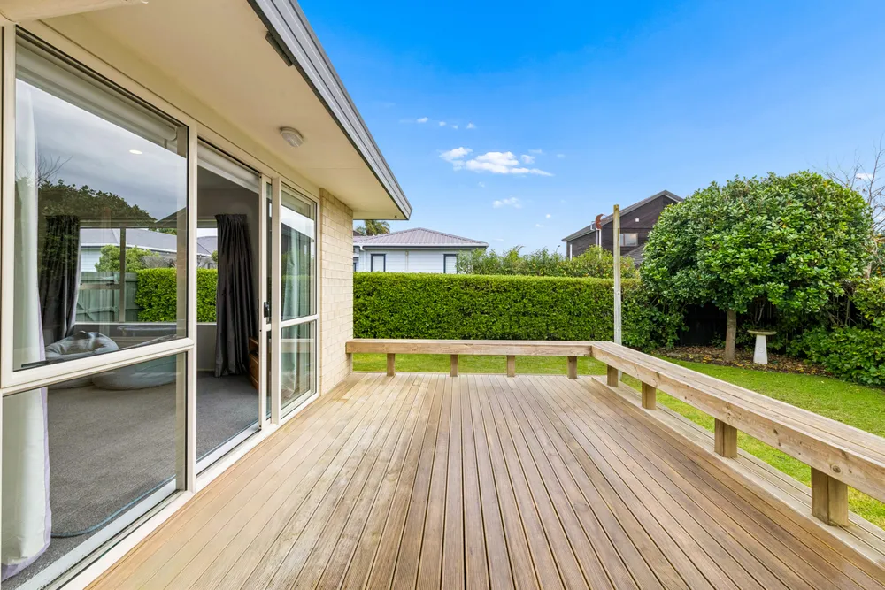 Photos of 22 Len Garlick Place