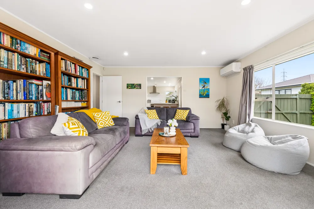 Photos of 22 Len Garlick Place