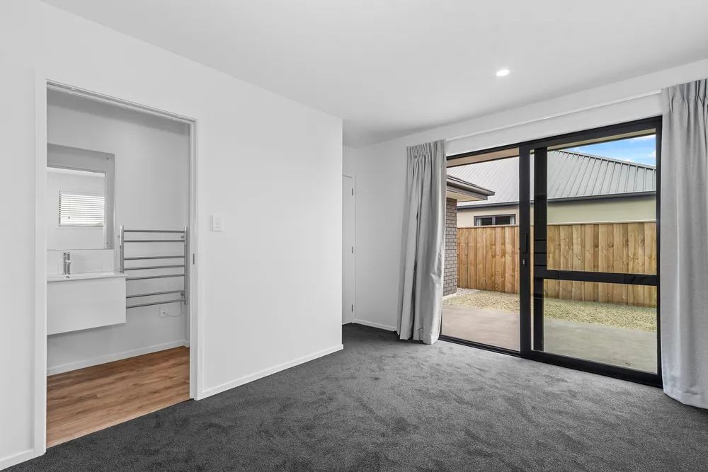 Photos of 15 Oakmill Drive
