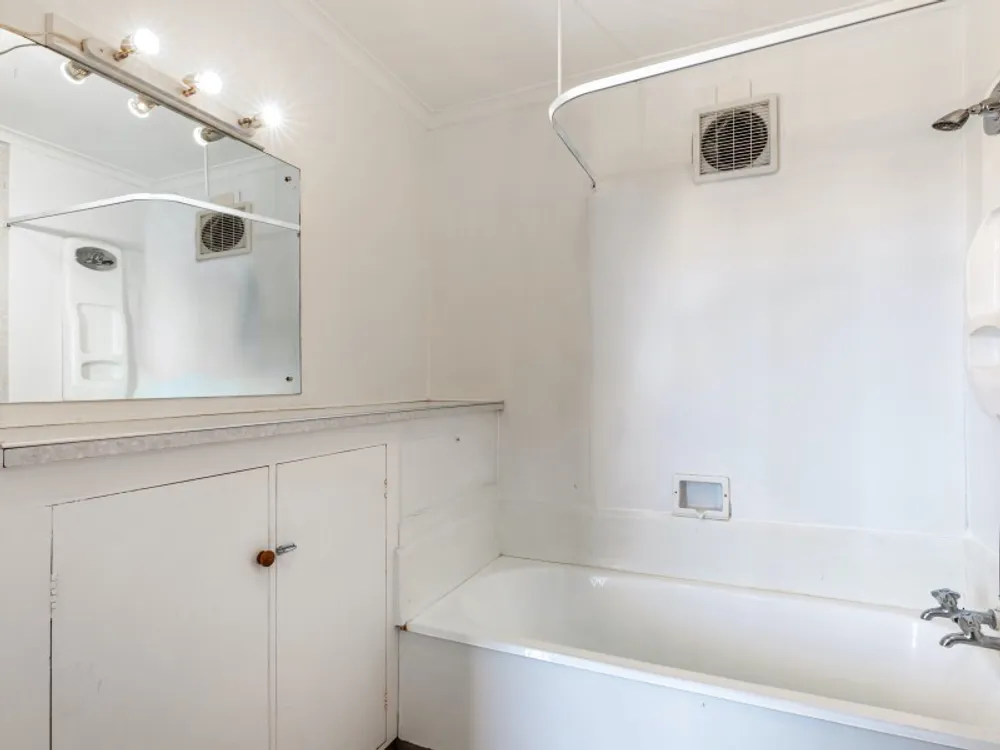Photos of 609 Marine Drive