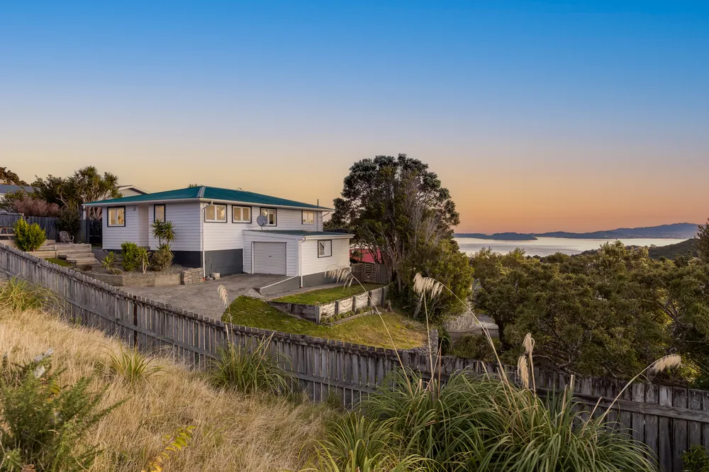 Photos of 609 Marine Drive