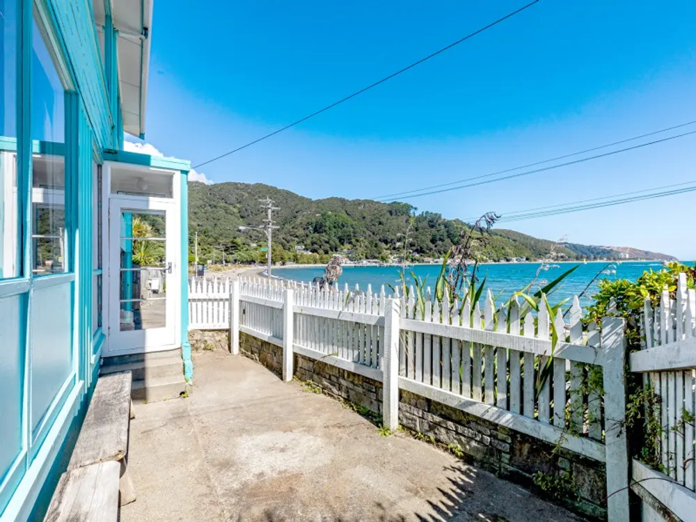 Photos of 609 Marine Drive