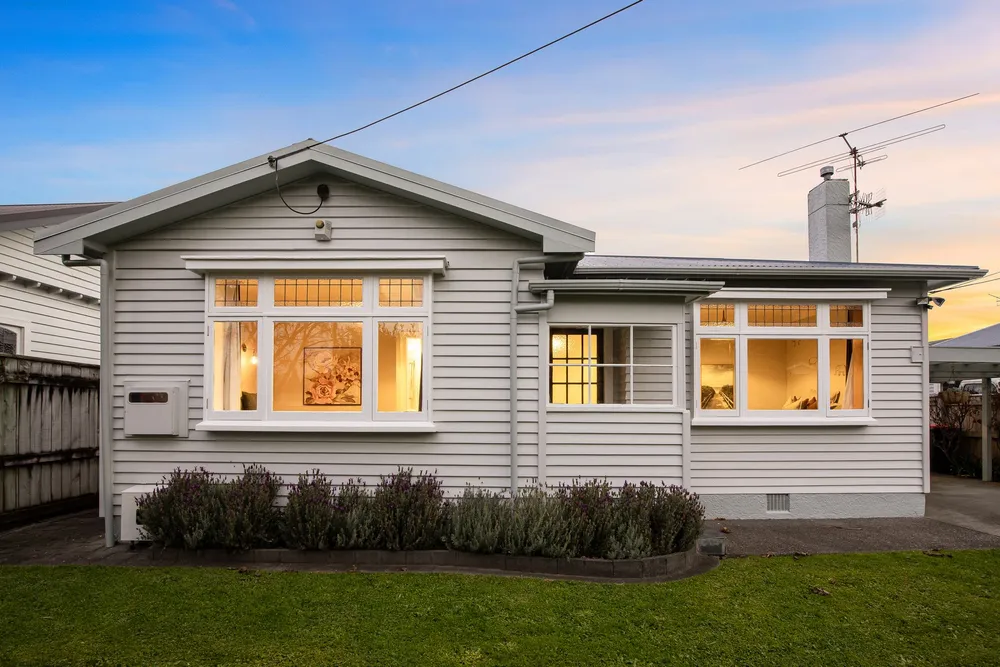 Photos of 609 Marine Drive