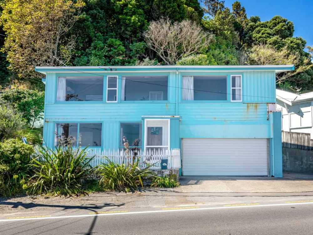 Photos of 609 Marine Drive