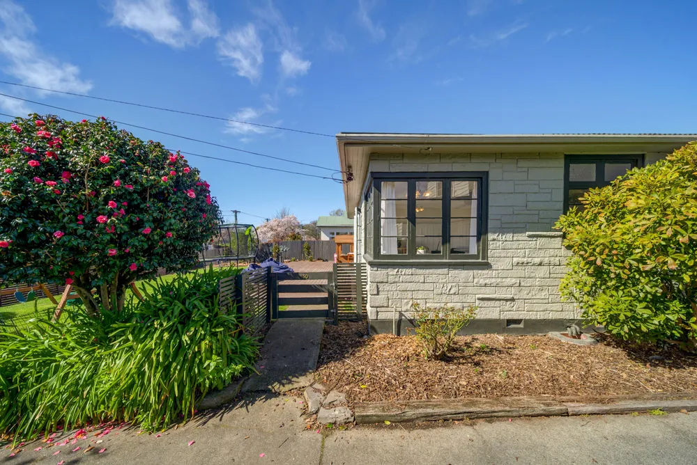 Photos of 150 Mackenzie Avenue