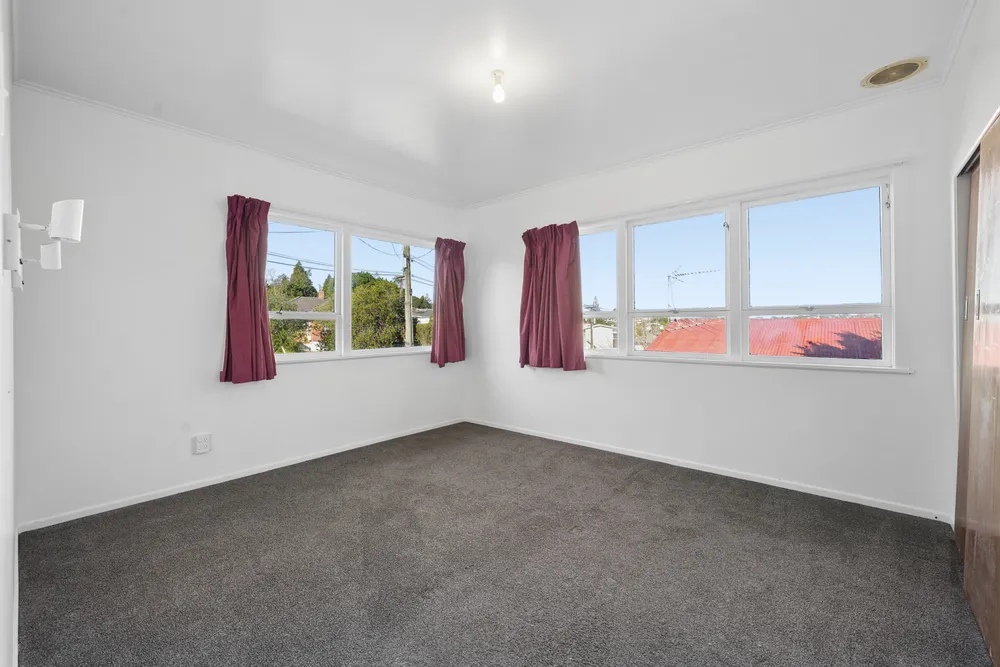Photos of 31 Laburnum Road