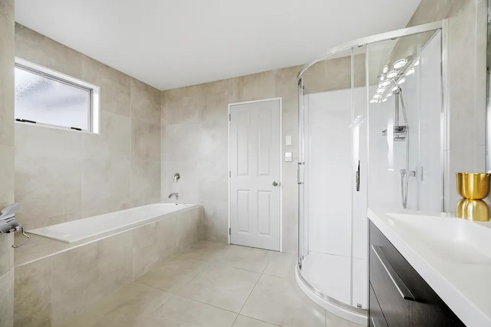 Photos of 27A Lyttelton Avenue