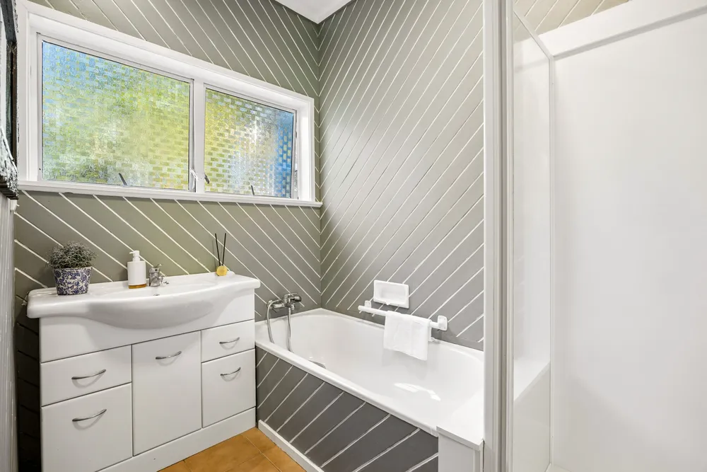 Photos of 10 Hasbury Avenue