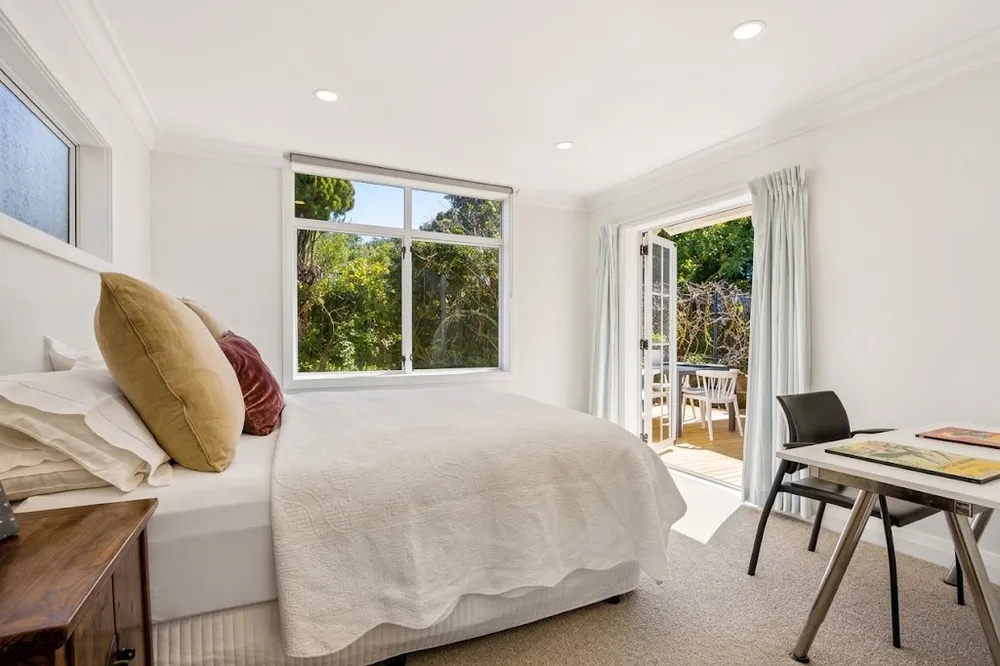 Photos of 10 Hasbury Avenue