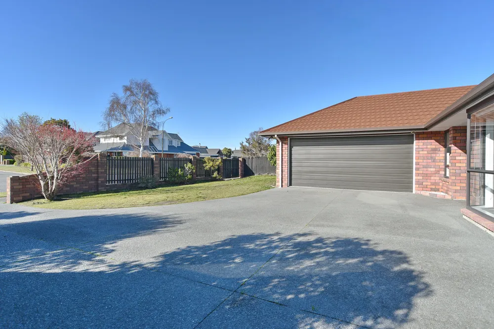 Photos of 43 Anglesea Avenue