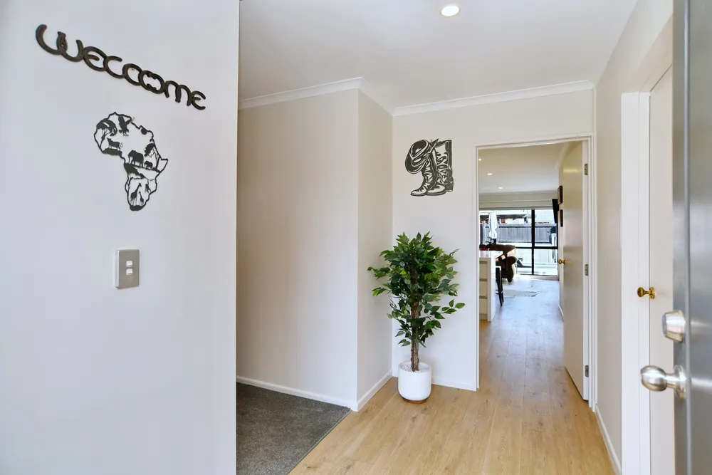 Photos of 43 Anglesea Avenue