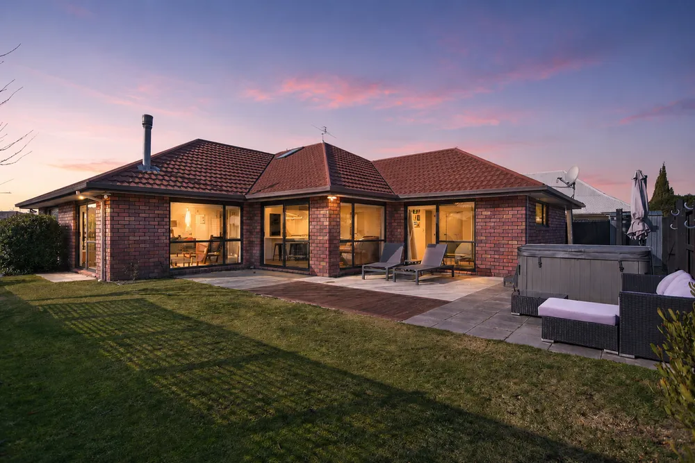 Photos of 43 Anglesea Avenue