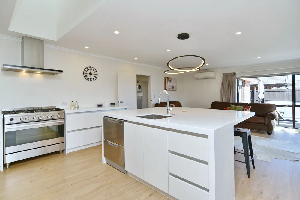 Photos of 43 Anglesea Avenue