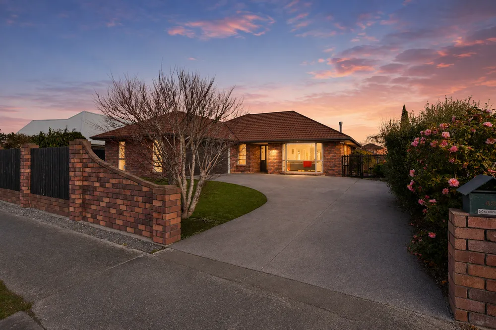 Photos of 43 Anglesea Avenue