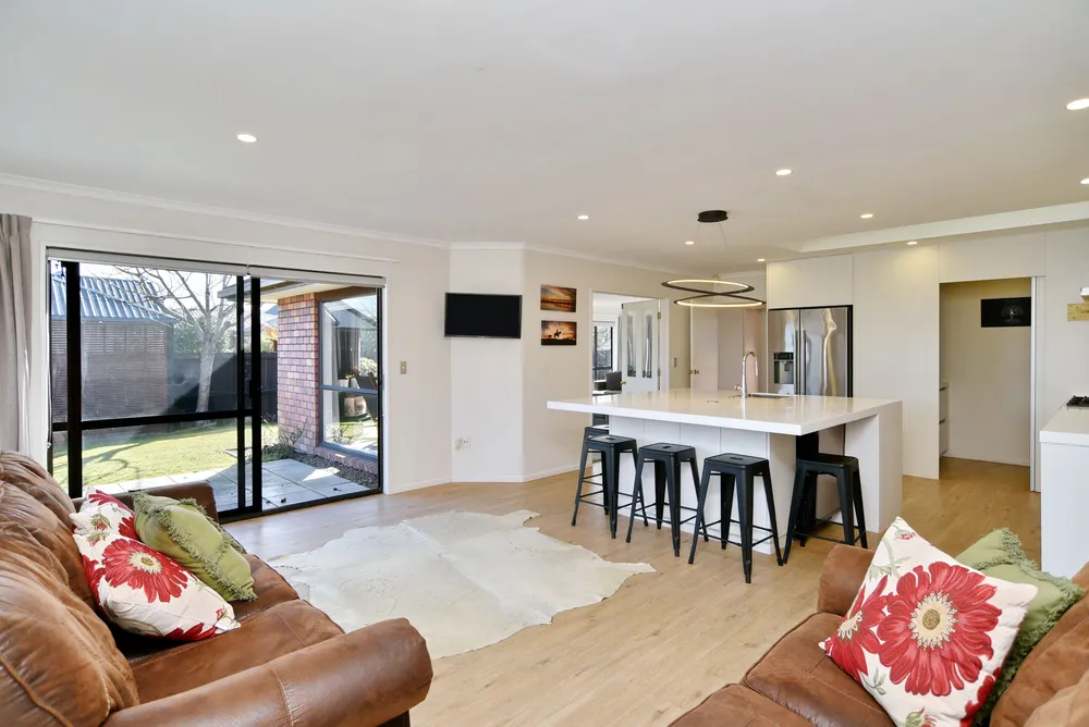 Photos of 43 Anglesea Avenue