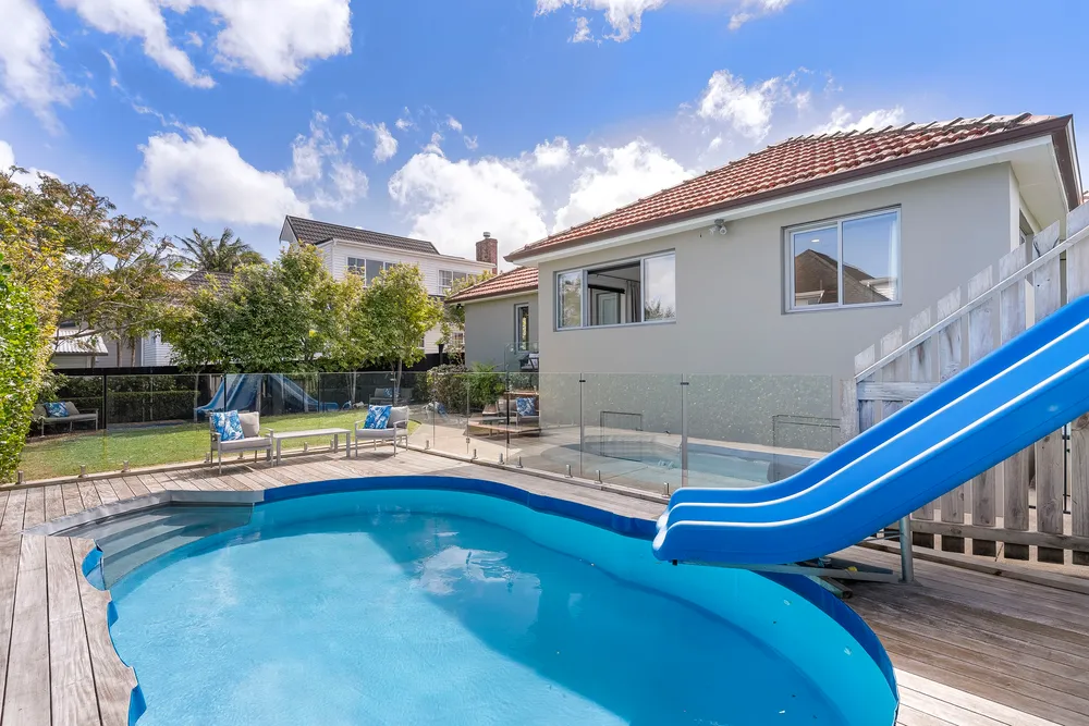 Photos of 89 Whitehaven Road
