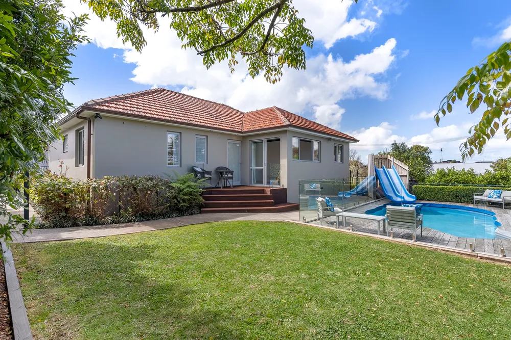 Photos of 89 Whitehaven Road