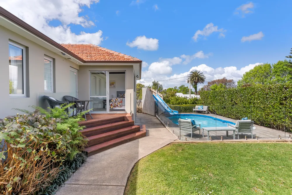 Photos of 89 Whitehaven Road