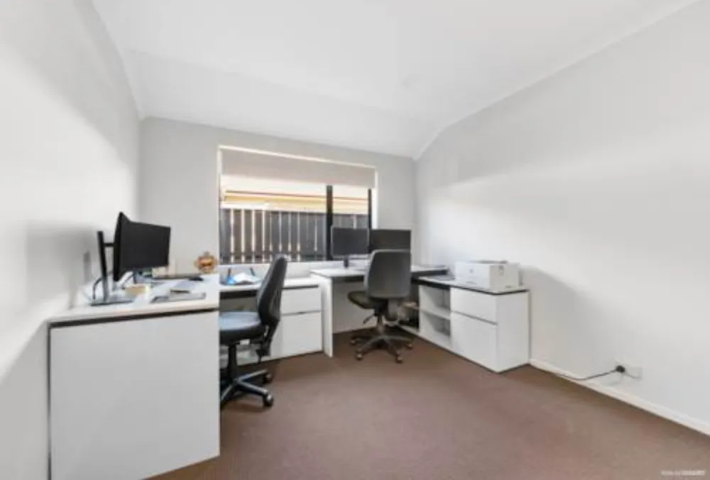 Photos of 36 Turnberry Drive