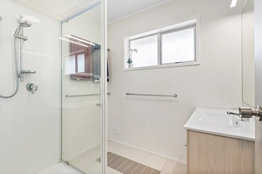 Photos of 2/42 Eastglen Road