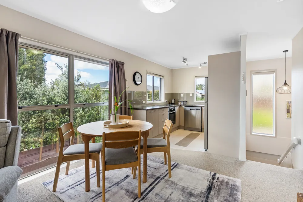 Photos of 2/42 Eastglen Road
