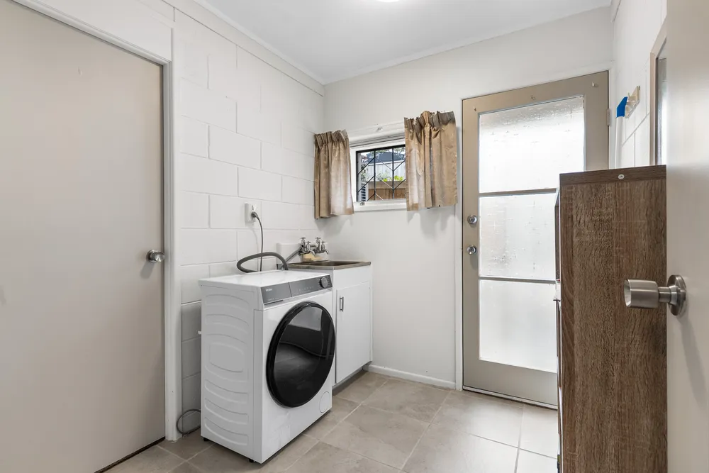 Photos of 2/42 Eastglen Road