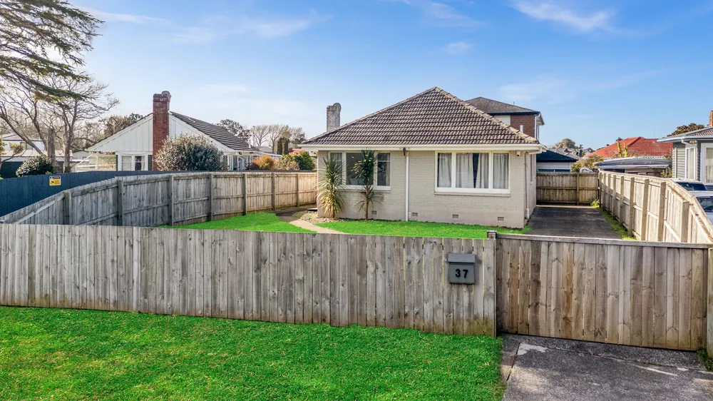 Photos of 37 Hallberry Road