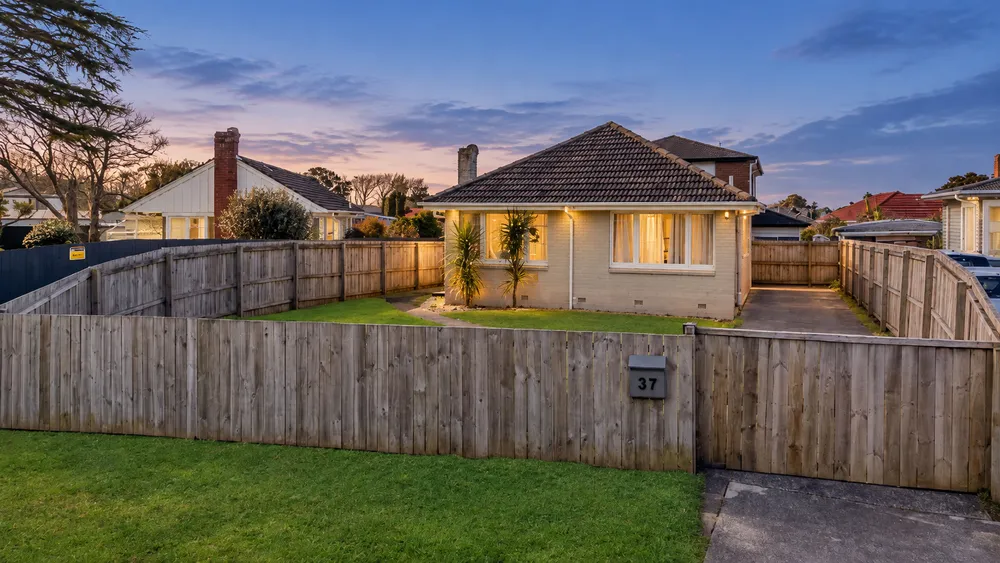 Photos of 37 Hallberry Road