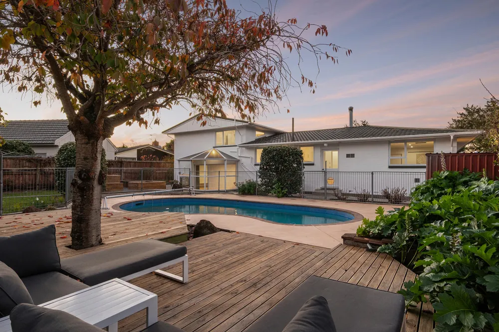 Photos of 28B Lynfield Avenue