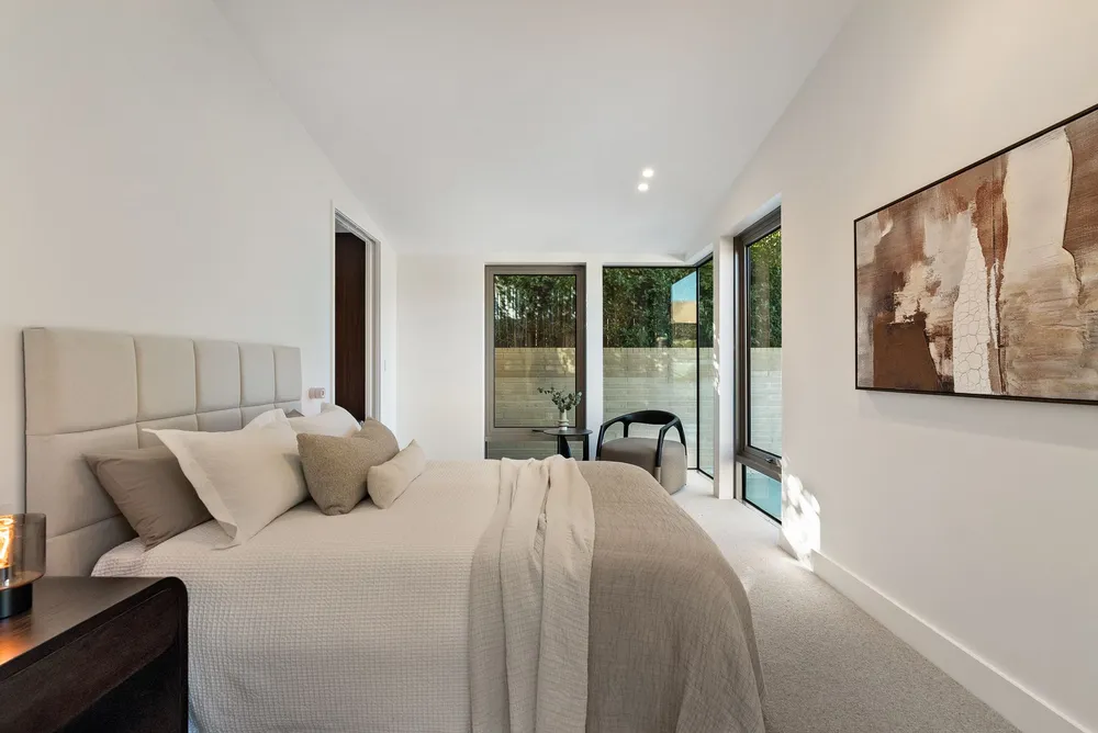 Photos of 16A Sackville Street