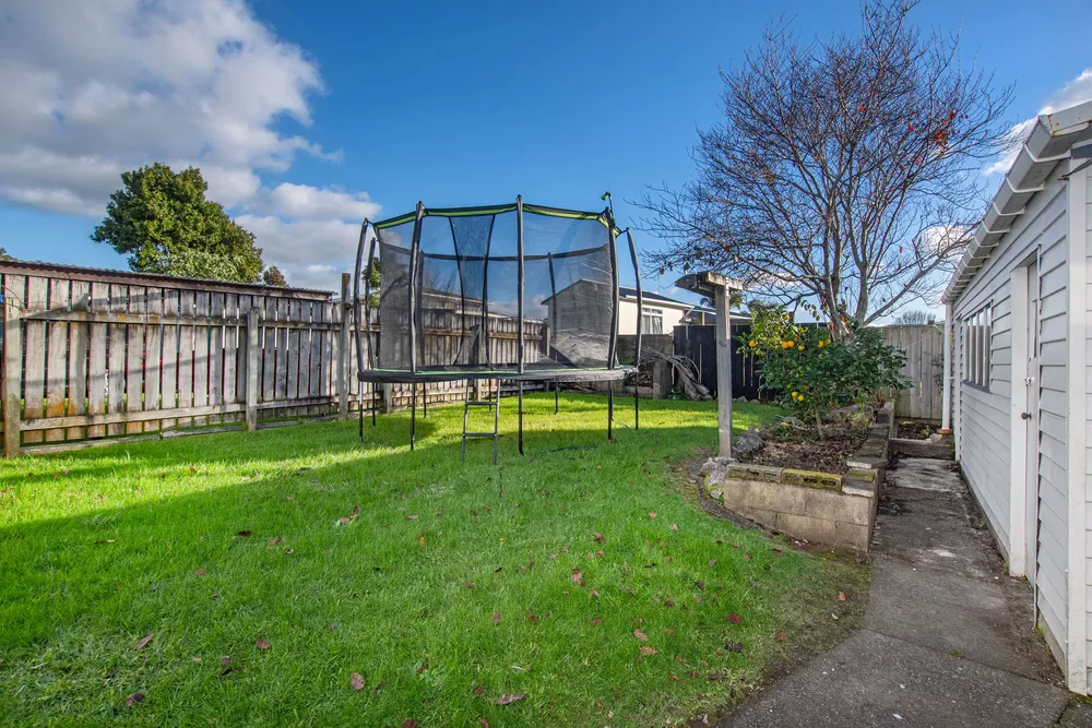 Photos of 23 Tapper Crescent