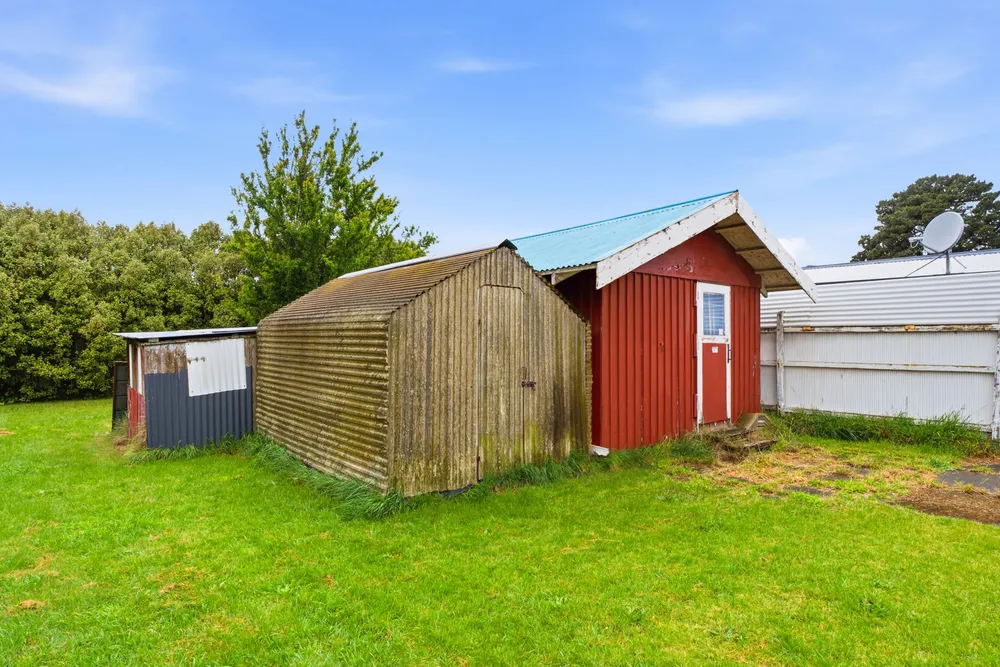 Photos of 351 Breezes Road