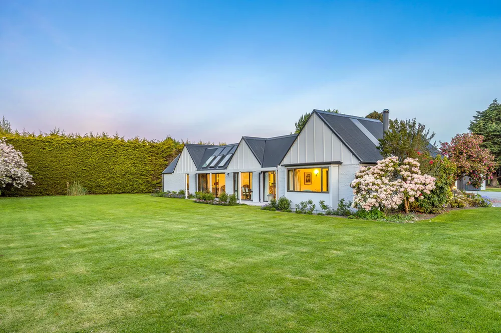 Photos of 394 Heywards Road
