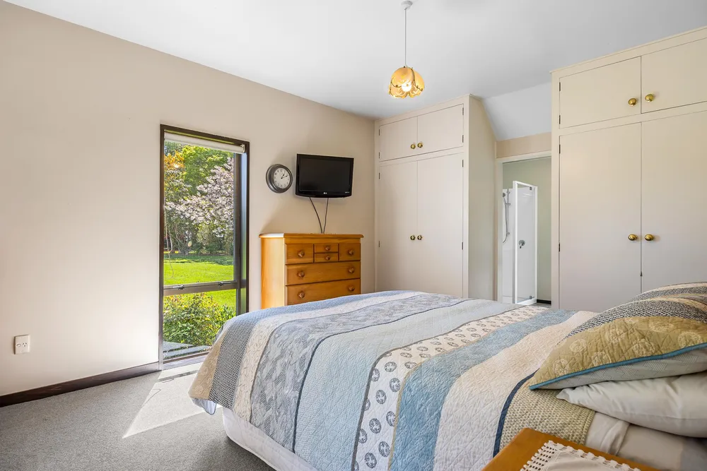 Photos of 394 Heywards Road