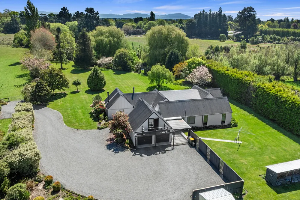 Photos of 394 Heywards Road