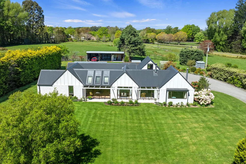 Photos of 394 Heywards Road