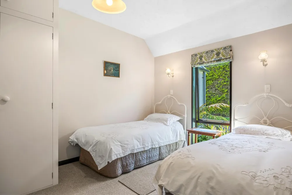 Photos of 394 Heywards Road